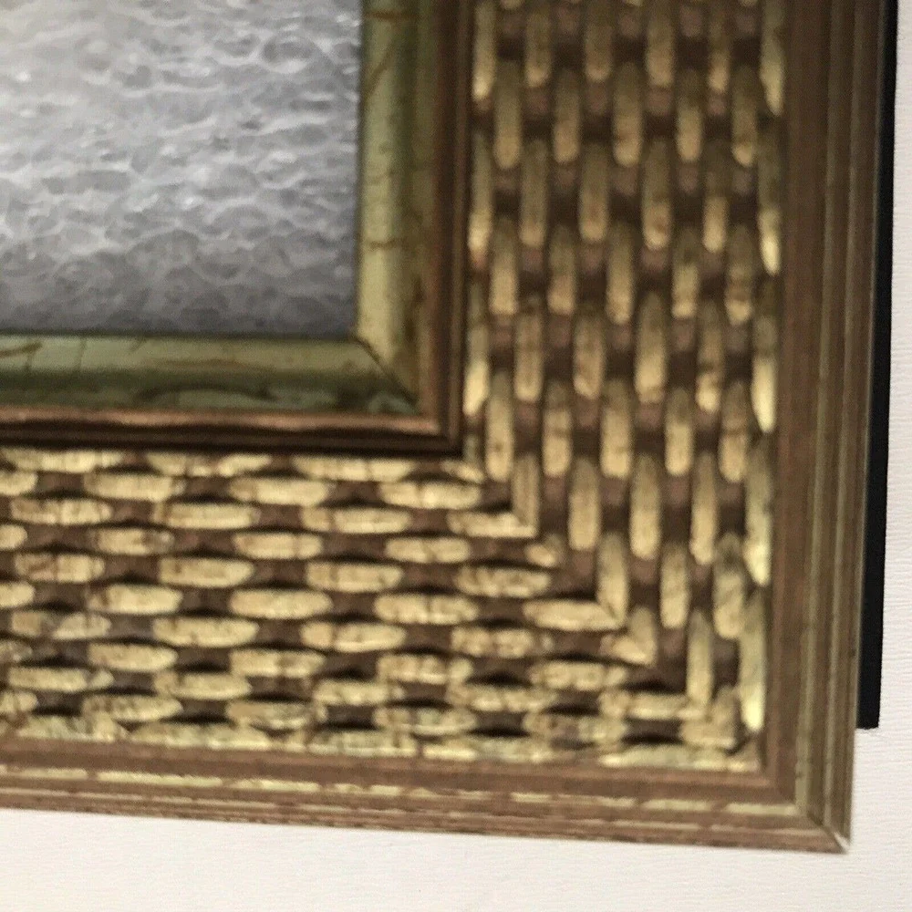 Unbranded photo frame woven wood look gold tone 5” x 7” pre-owned